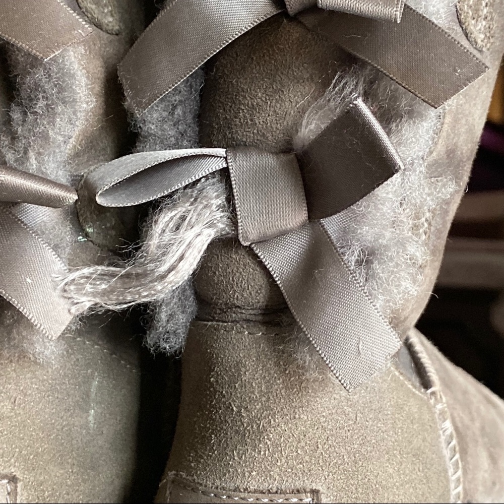 Bailey Bow UGGS - Picture 7 of 7